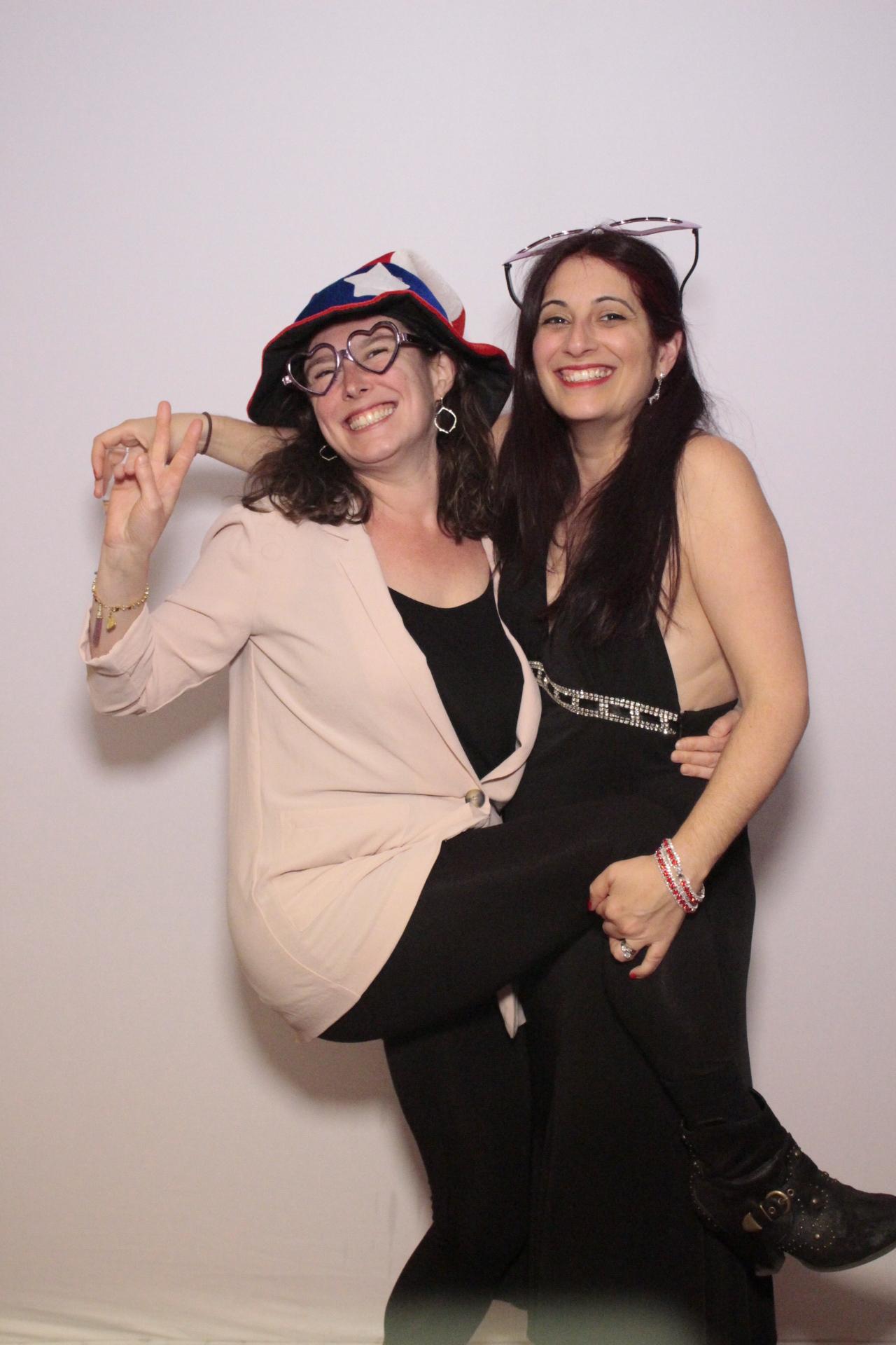 Danielle’s 40th birthday | View more photos from the event at gallery.myphotoboothexperience.co.uk/u/MyPhotoBoothExperienceLtd/Danielle’s-40th-birthday